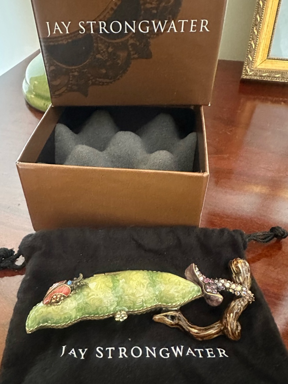 Jay Strongwater Two Peas in a Pod Trinket Box New with box and bag